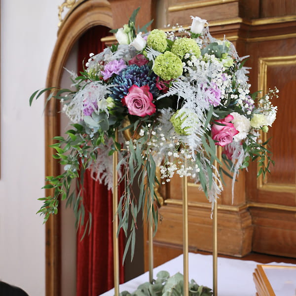 blumen-dauner-gerstetten-hochzeit-kirchendeko-07-min
